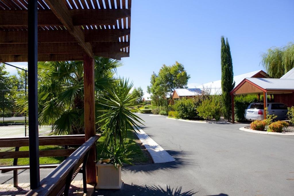 Perricoota Vines Retreat Otel Moama Oda fotoğraf