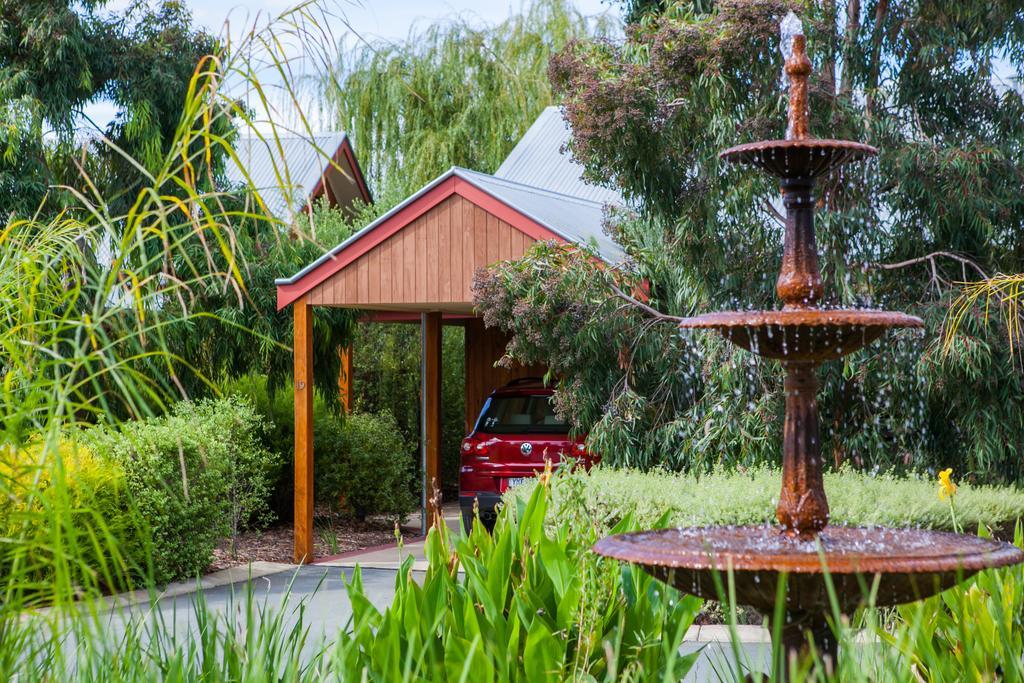 Perricoota Vines Retreat Otel Moama Oda fotoğraf