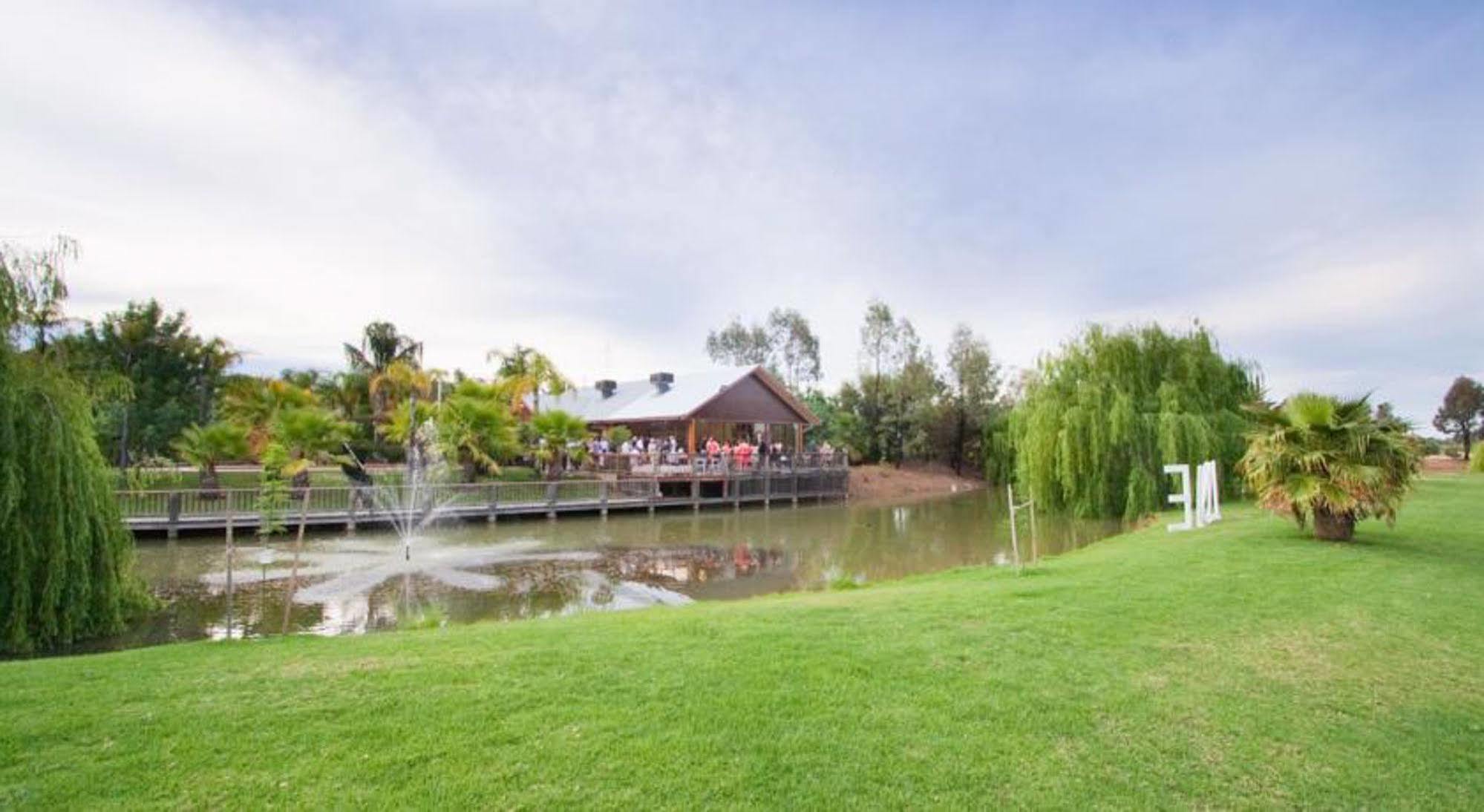 Perricoota Vines Retreat Otel Moama Dış mekan fotoğraf